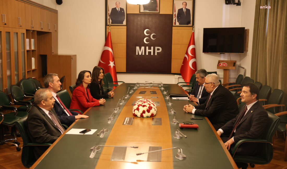 DEM Parti Eş Genel Başkanları Tülay Hatimoğulları ve Tuncer Bakırhan,