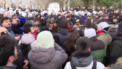 Gün boyunca İstanbul’daki çok sayıda üniversitede İmamoğlu’nun gözaltına alınmasını protesto