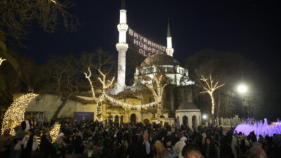 On bir ayın sultanı Ramazan’ın bereketiyle onu geceleyen binlerce misafiri