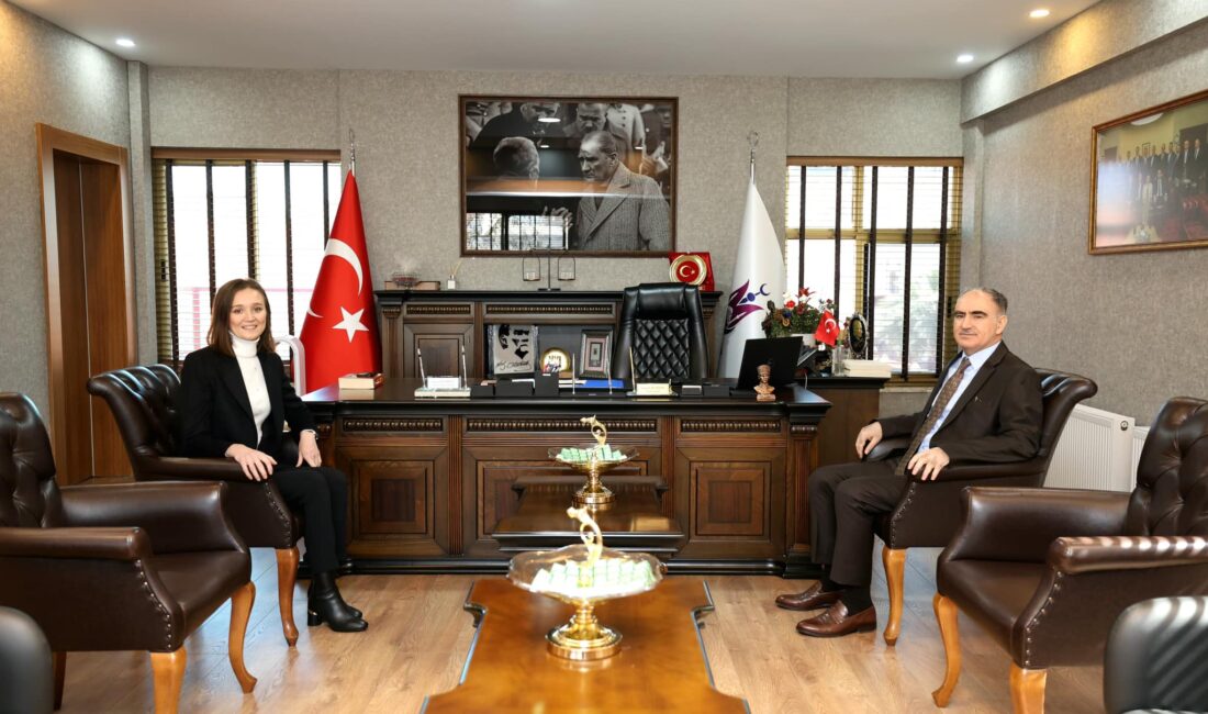 Şehzadeler Belediye Başkanı Gülşah Durbay, Manisa Valisi Vahdettin Özkan’ı ağırladı.