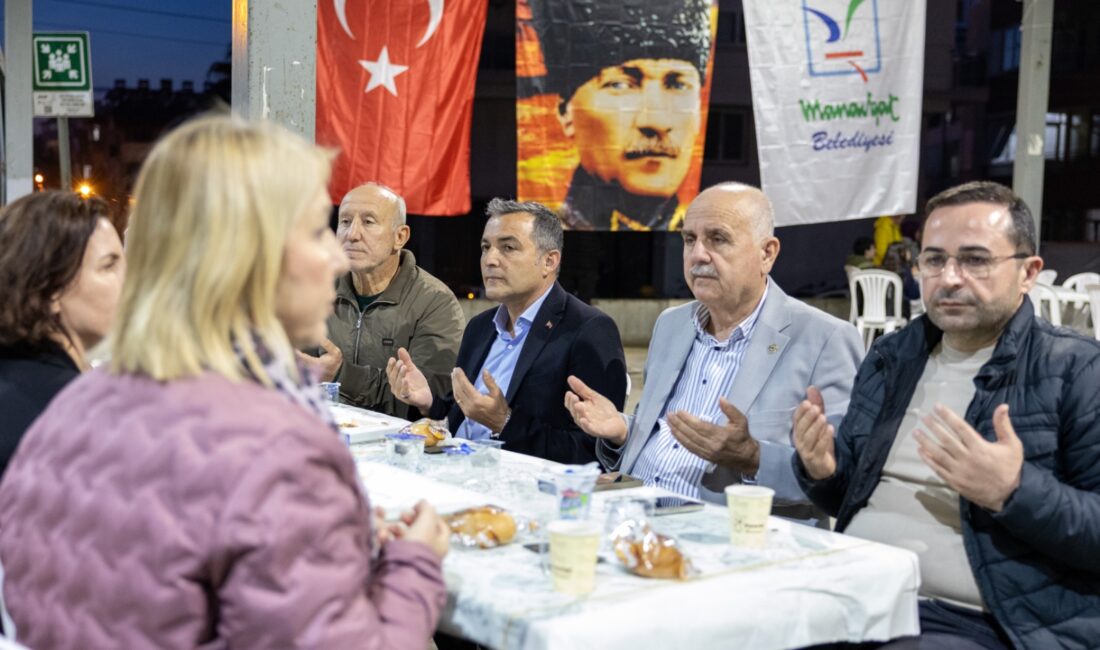MANAVGAT BELEDİYESİ İLK İFTAR SOFRASINI YAYLA MAHALLESİ’NDE KURDU Manavgat Belediyesi, Ramazan Ayı’nın ilk iftar programını Yayla Mahallesi’nde düzenledi.