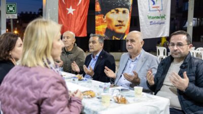 MANAVGAT BELEDİYESİ İLK İFTAR SOFRASINI YAYLA MAHALLESİ’NDE KURDU Manavgat Belediyesi, Ramazan Ayı’nın ilk iftar programını Yayla Mahallesi’nde düzenledi.