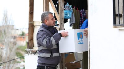 NARLIDERE BELEDİYESİ’NDEN RAMAZAN AYI’NDA GIDA PAKETİ DESTEĞİ Narlıdere Belediyesi, Ramazan ayının maneviyatına uygun olarak ihtiyaç sahibi vatandaşlara
