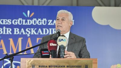 Bursa Büyükşehir Belediye Başkanı Mustafa Bozbey, eşi Seden Bozbey ile