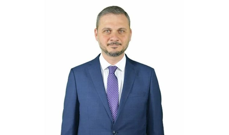 İBB’ye yönelik soruşturmalar kapsamında tutuklanan Mehmet Murat Çalık’ın görevden uzaklaştırılması