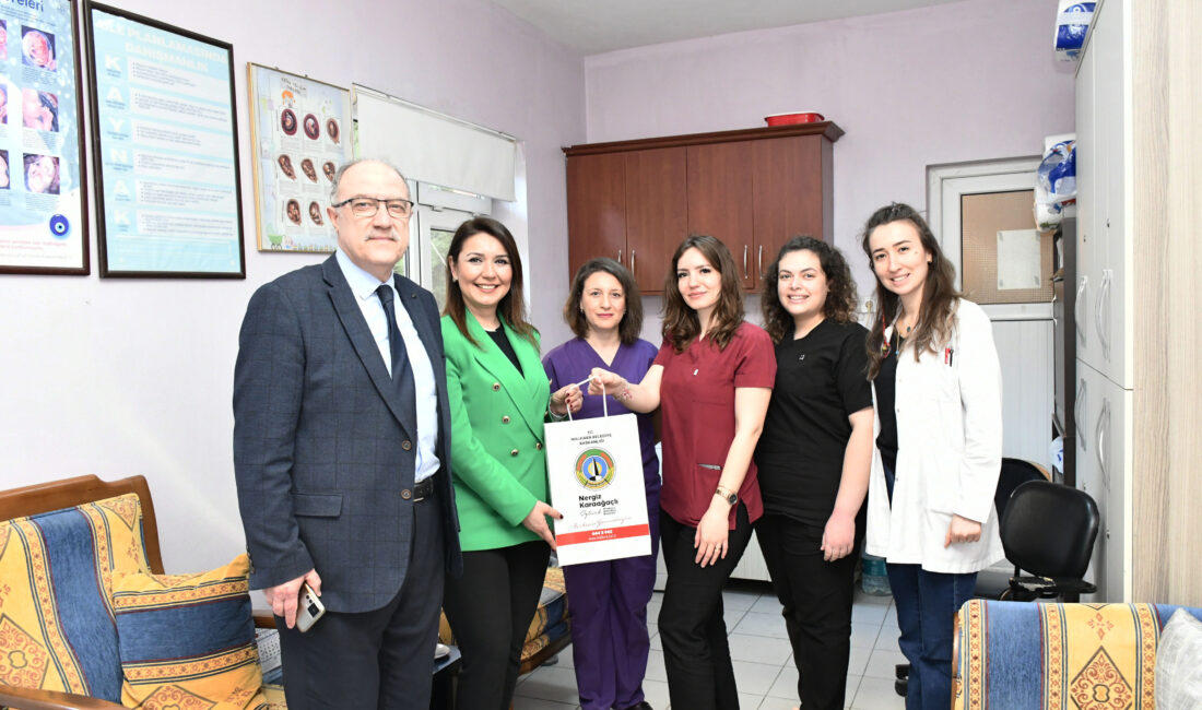 Malkara Belediye Başkanı KARAAĞAÇLI; Tıp Bayramı Gününde Sağlık Çalışanlarını unutmadı Malkara Belediye Başkanı Nergiz Karaağaçlı Öztürk, Tıp Bayramı sebebiyle 14