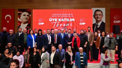CHP Kepez’de yeni üyelere rozetleri törenle takıldı CHP Kepez İlçe
