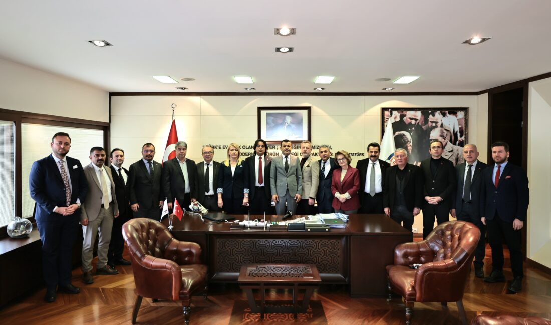Bugün Cumhuriyet Halk Partisi İl Başkanımız, Büyükşehir Belediye Başkanımız ve