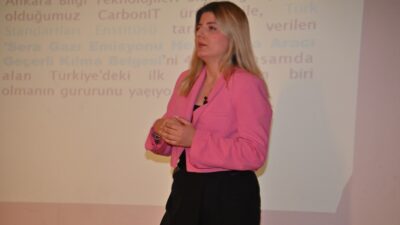 Manisa Büyükşehir’den Karbon Ayak İzi Hesaplanması İçin Önemli Adım Manisa Büyükşehir Belediyesi, karbon ayak izi hesaplama ve azaltılması konusunda