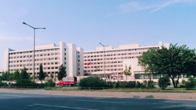  Belediyelere yönelik şafak operasyonlarında gözaltına alınan 84 kişinin emniyetteki ifade