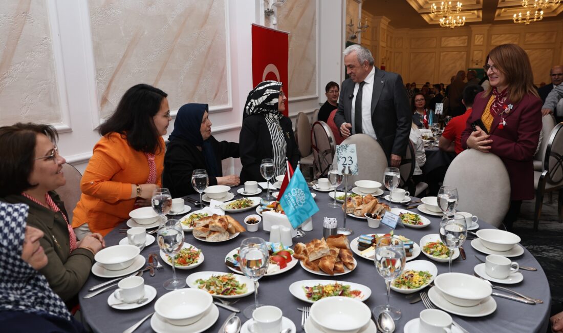 Nilüfer Belediye Başkanı Şadi Özdemir, şehit aileleri ve gaziler ile