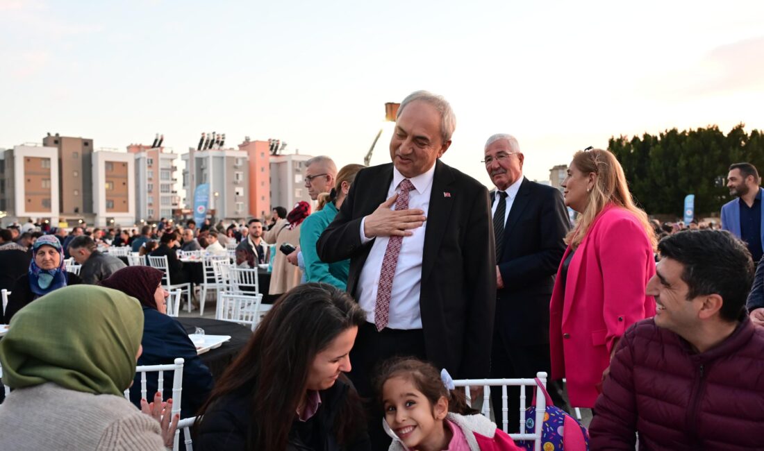Kepez Belediyesi, Göksu ve Beşkonaklılar Mahalle sakinlerini gönül sofralarında buluşturdu.