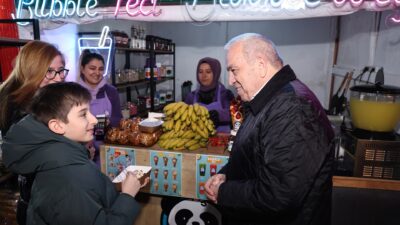 Nilüfer Ramazan Sokağı’na yoğun ilgi Nilüfer Belediyesi’nin Ramazan ayının manevi atmosferini yaşatmak için kurduğu Ramazan