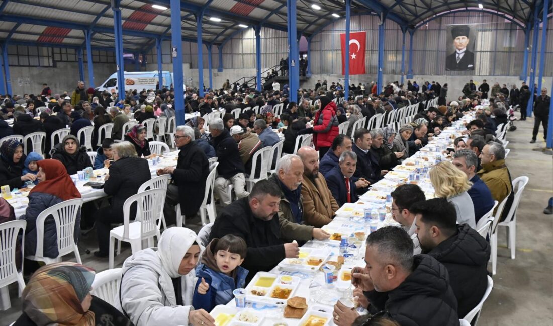 Ahmet Akın: “Bahane değil hizmet üretiyoruz” Balıkesir Büyükşehir Belediyesi’nin Savaştepe’de