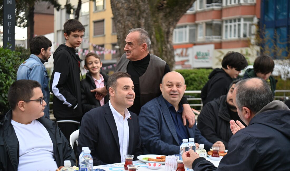 Başkan Akın bayram namazını Gönen Çarşı Camii’nde kıldı Balıkesir Büyükşehir