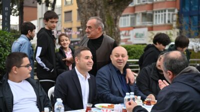 Başkan Akın bayram namazını Gönen Çarşı Camii’nde kıldı Balıkesir Büyükşehir