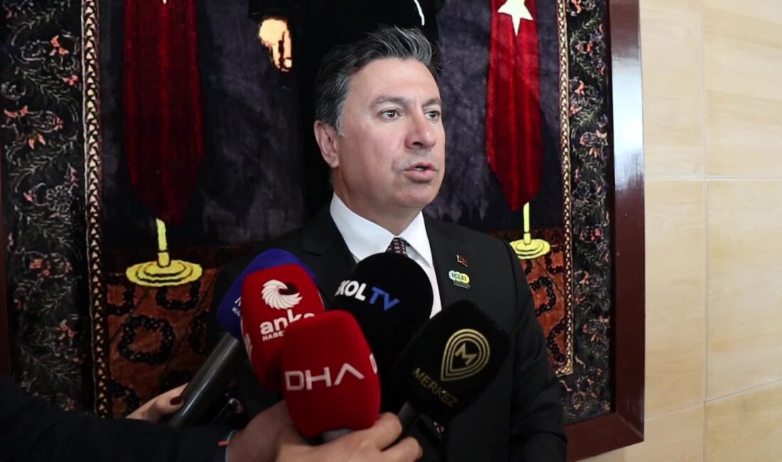 Muğla Büyükşehir Belediye Başkanı Ahmet Aras, İstanbul Büyükşehir Belediye Başkanı