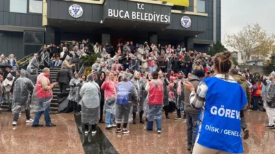 Buca’da bayram öncesi maaş krizi…. İşçiler iş bıraktı! Buca Belediyesi