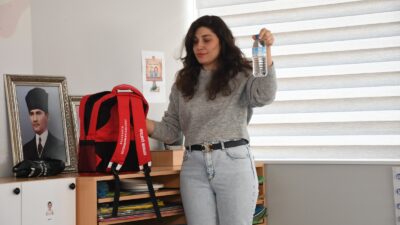 Balıkesir Büyükşehir’den miniklere deprem güvenliği dersi Balıkesir Büyükşehir Belediyesi tarafından 1-7 Mart Deprem Haftası nedeniyle BALTOK