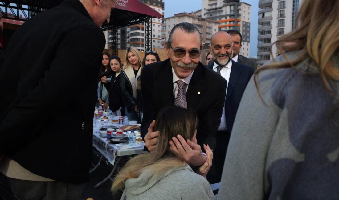 Etimesgut Belediye Başkanı Erdal Beşikcioğlu, belediye personeli ve aileleri için