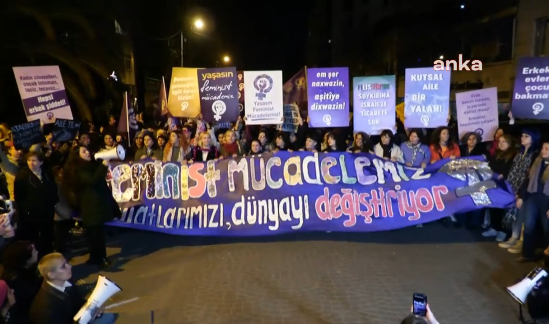 Kadınlar, Beyoğlu kaymakamlığı’nın bir dizi yasak kararını uyguladığı Taksim’de Sıraselviler