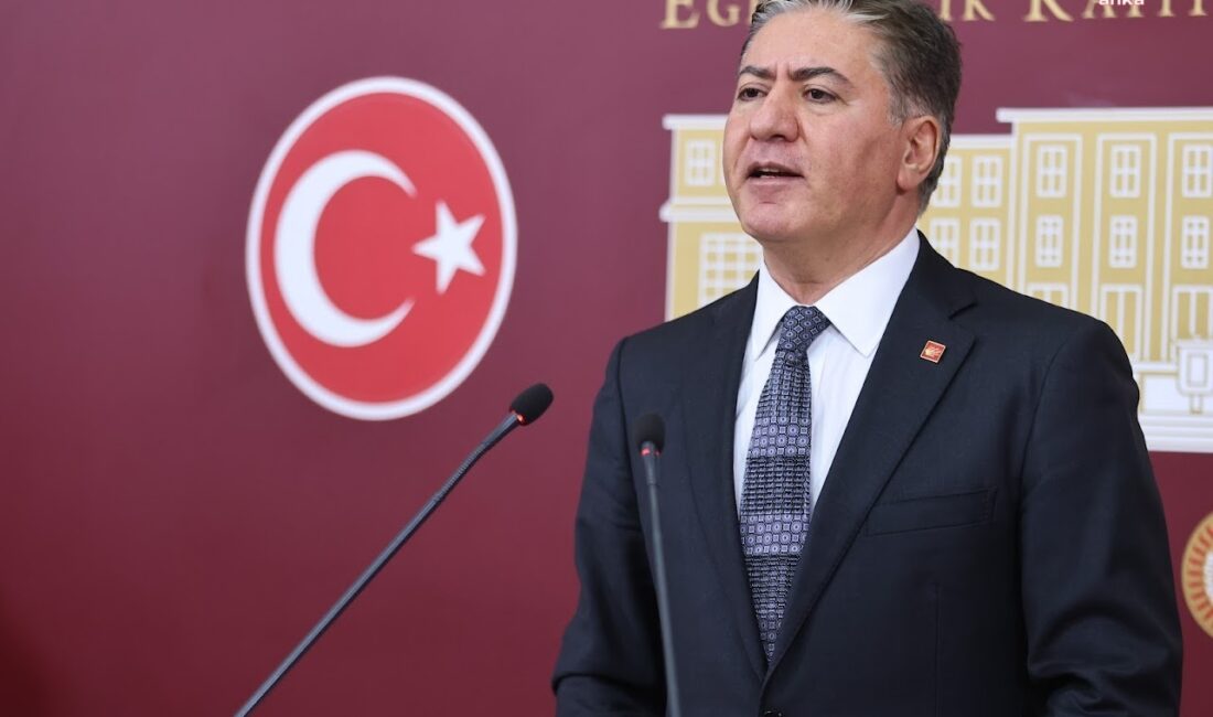  CHP Grup Başkanvekili Murat Emir, partisinin olağanüstü kurultay kararını, “Atamızın emanetlerini