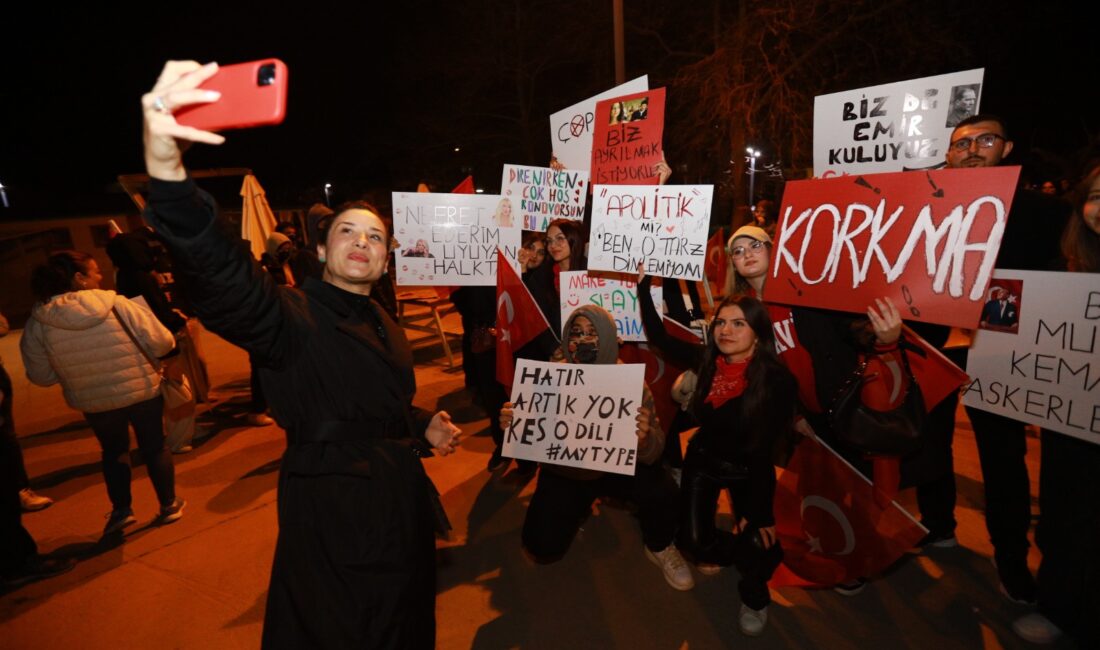 Efes Selçuk’ta öğrenim gören üniversite öğrencileri adalet ve hukuk için