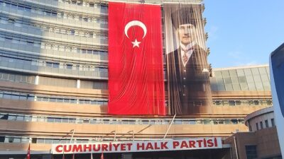 CHP Genel Başkanı Özgür Özel’in, partiyi 6 Nisan’da Olağanüstü Kurultay’a