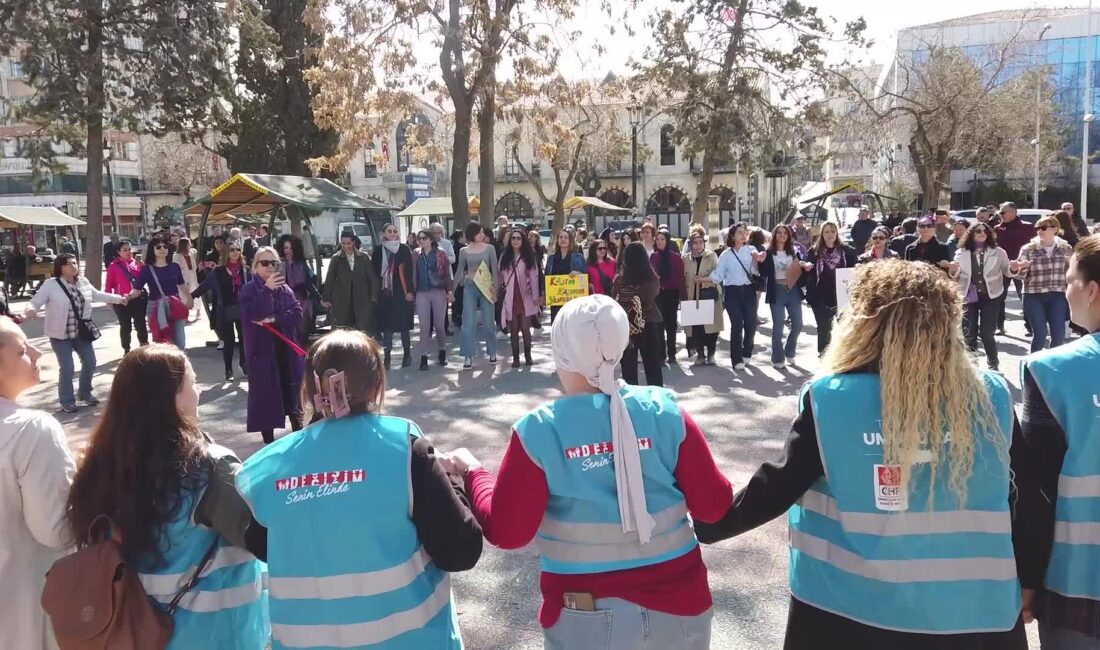 Gaziantep’te 8 Mart Dünya Kadınlar Günü kapsamında bir araya gelen