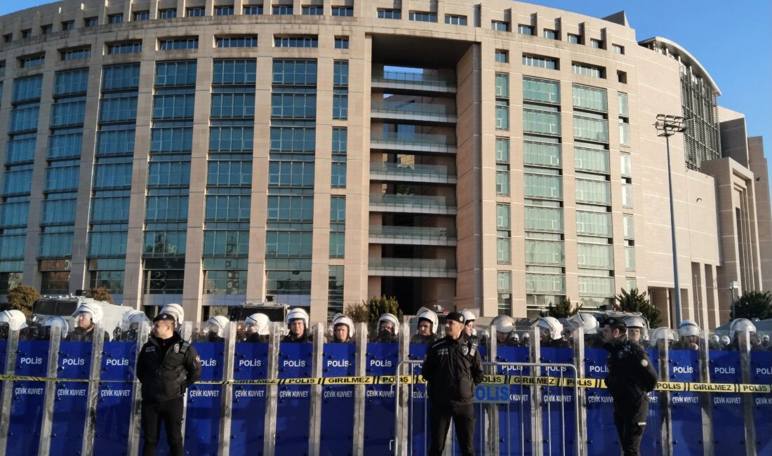 İstanbul Cumhuriyet Başsavcılığının başlattığı iki ayrı soruşturma kapsamında gözaltına alınan
