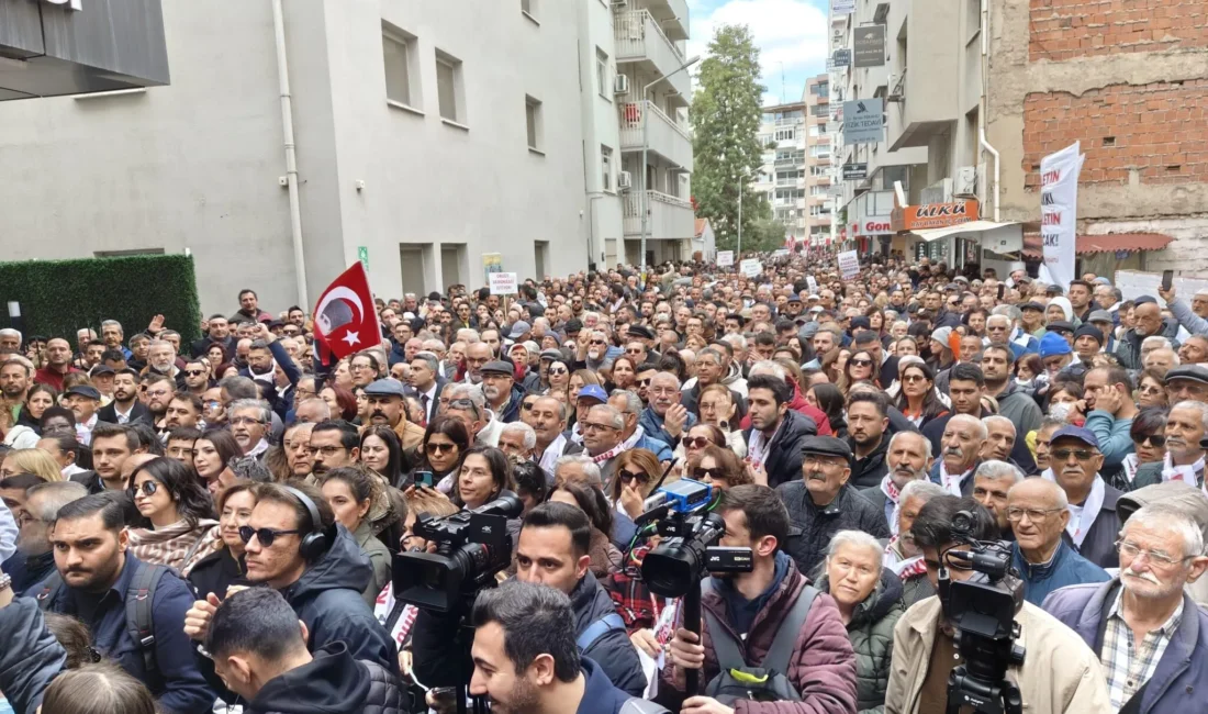 İBB Başkanı Ekrem İmamoğlu’nun gözaltına alınması İzmir’de protesto ediliyor. İstanbul