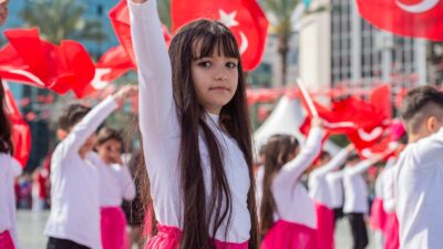 23 Nisan’da çocuk neşesi İzmir’i saracak İzmir Büyükşehir Belediyesi, 23 Nisan Ulusal Egemenlik ve Çocuk Bayramı’nı