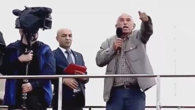 Tarihi mitinge damga vuran sözler… Yozgat’ta çiftçi Erdoğan’a seslendi: ‘Turp ile şalgam ile devlet idare edilmez!’ CHP’nin Yozgat’taki mitinginde konuşan çiftçi Abdullah Ceylan, AKP’li Cumhurbaşkanı Recep