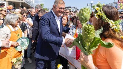Tugay: Önümüzdeki günlerde her şey çok güzel olacak İzmir Büyükşehir Belediye Başkanı Dr. Cemil Tugay, 11. Uluslararası Enginar