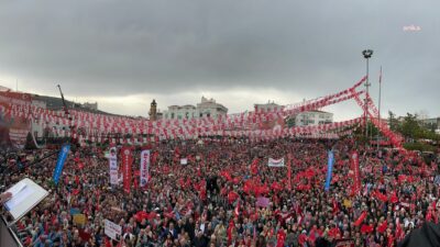 Yozgatlı vatandaş: “Gelmiş geçmiş en büyük kalabalıktı. Herkes ne olacağını ne yapacağını da çok iyi biliyor”  CHP’nin Yozgat’ta düzenlediği “Millet İradesine Sahip Çıkıyor” mitingine katılan Yozgatlı