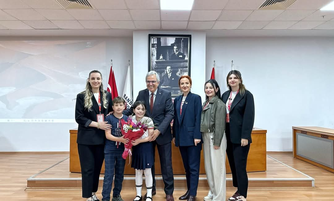 Bandırma Belediyesi, geleceğimizin teminatı olan çocukları ağırlamaya devam ediyor. Yerel