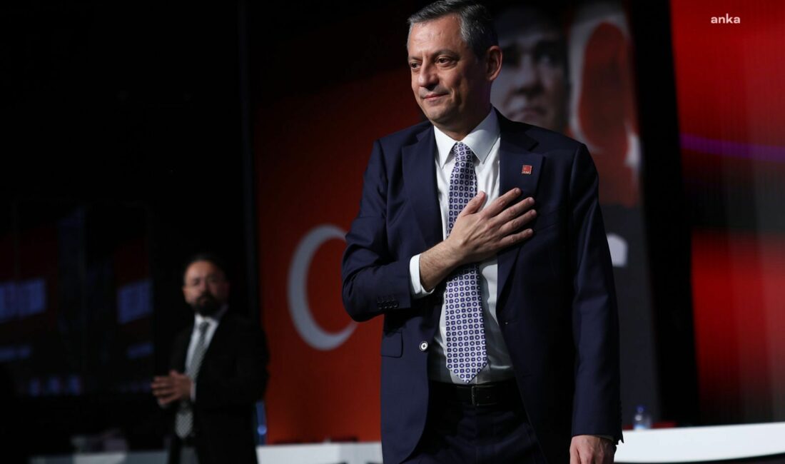 CHP’nin 21’inci Olağanüstü Kurultayı’nda yeniden genel başkan seçilen Özgür Özel,