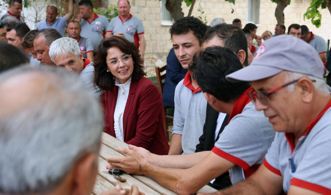 Başkan Köksal Aras: “Emek ve Dayanışmanın Günü Kutlu Olsun” Menteşe Belediye Başkanı Gonca Köksal Aras, ‘1 Mayıs Emek ve