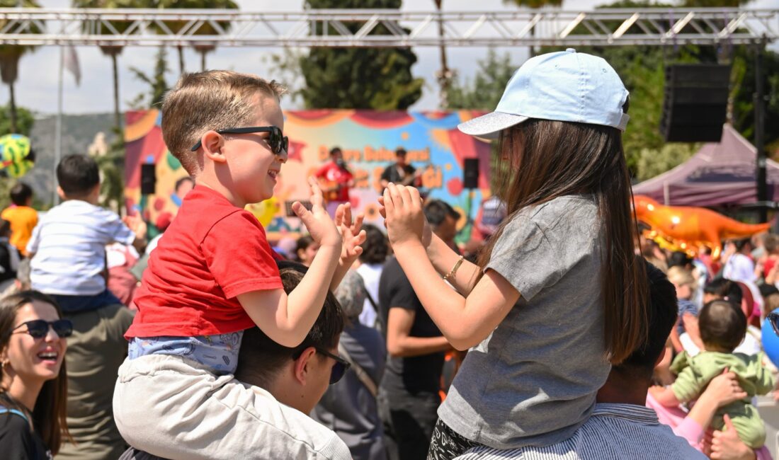 Demre Belediyesi tarafından düzenlenen “Çocuk Şenliği”, 20 Nisan Pazar günü