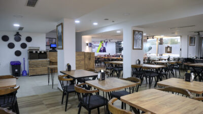 Buca’nın üçüncü Kent Lokantası Tınaztepe’de açılıyor Buca Belediyesi, vatandaşların sağlıklı gıdaya uygun fiyatlarla ulaşabilmesini sağlayan Kent