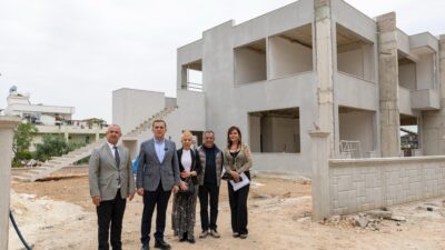 Mersin Yenişehir Belediye Başkanı Abdullah Özyiğit, inşaat çalışmaları devam eden