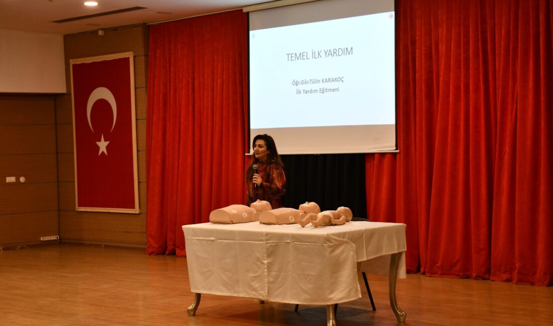 Çiğli Belediyesi’nden Temel İlk Yardım Semineri Çiğli Belediyesi, acil durumlarda