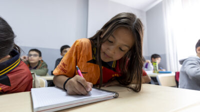 Mersin Büyükşehir Belediyesi’nin  Liselere Geçiş Sistemi Sınavı’na hazırlanan öğrencilere, öğle yemeği