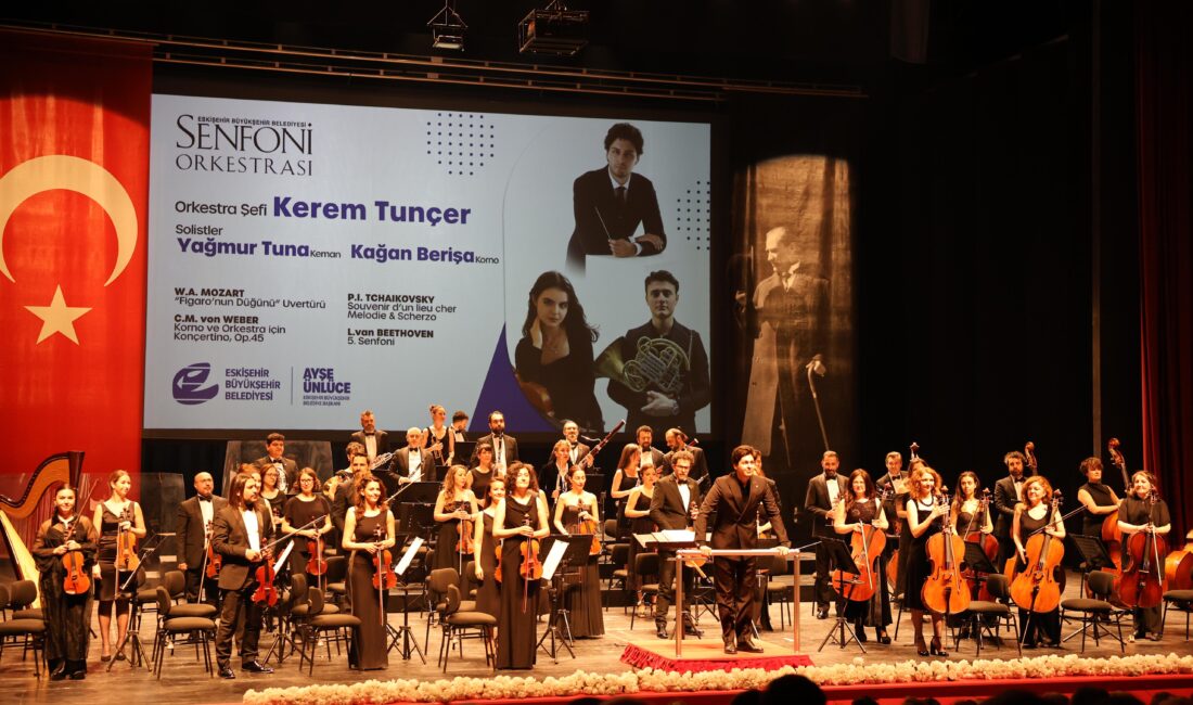 Eskişehir Büyükşehir Belediyesi Senfoni Orkestrası bu hafta değerli orkestra şefiKerem
