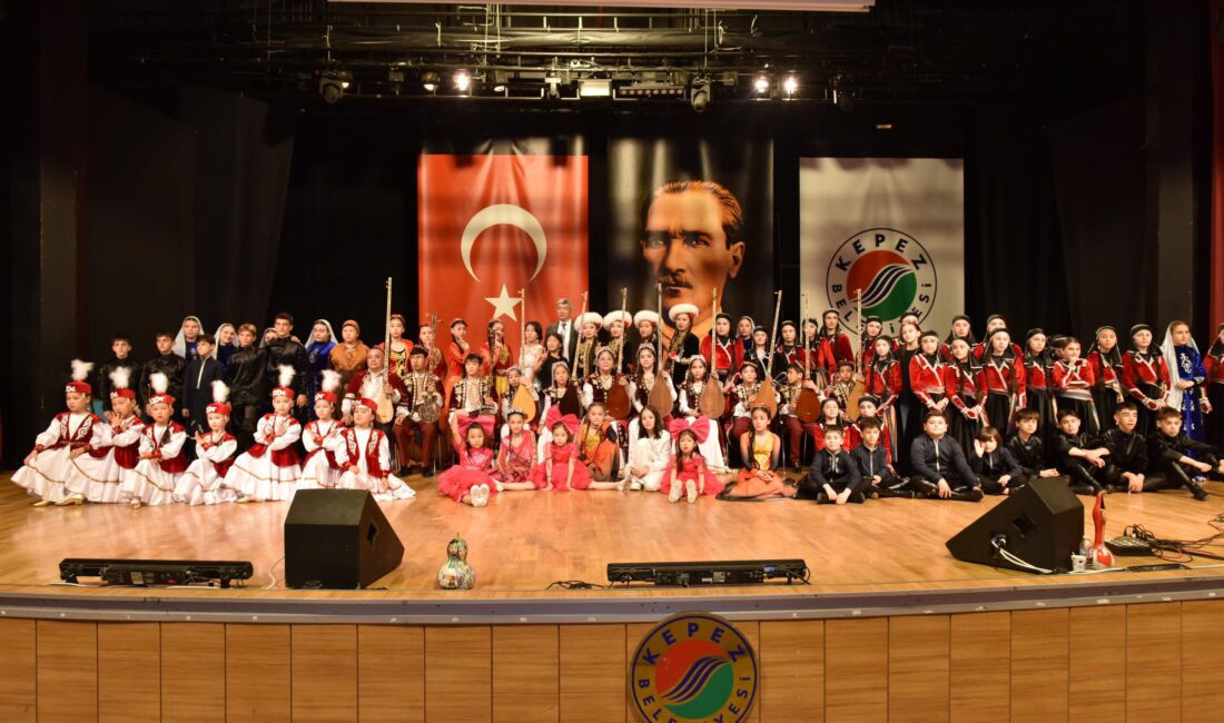 Kepez’in Erdem Bayazıt Kültür Merkezi, Uygur Halk Derneği tarafından düzenlenen