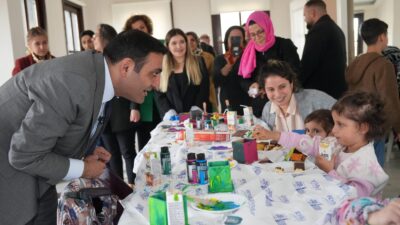 Beyoğlu’nda özel gereksinimli çocuklar için Ahşap Boyama ve El İzi