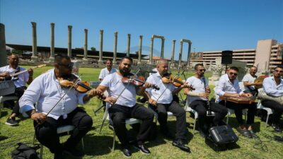 Balıkesir Büyükşehir Belediye Başkanı Ahmet Akın, dünyada ve ülkemizde müzik