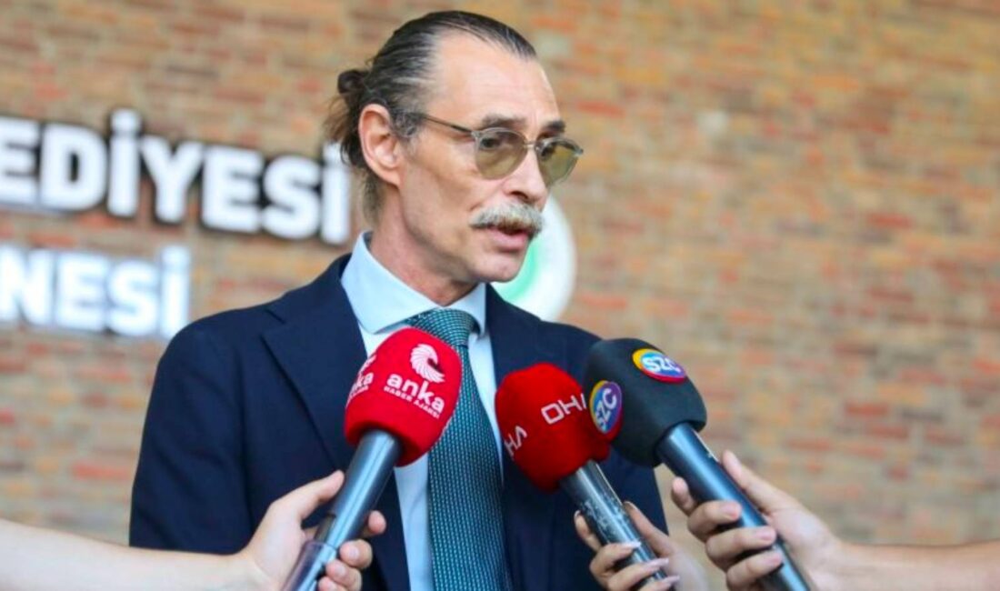 TRT’nin boykota destek veren oyuncuları kadrosundan çıkarmasını eleştiren Erdal Beşikçioğlu,