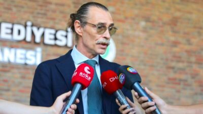 TRT’nin boykota destek veren oyuncuları kadrosundan çıkarmasını eleştiren Erdal Beşikçioğlu,
