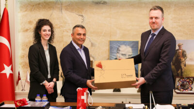 BAŞKAN KARA, İSVİÇRE KONSOLOSLUK TEMSİLCİLERİNİ AĞIRLADI Manavgat Belediye Başkanı Op. Dr. Niyazi Nefi Kara; İsviçre İstanbul